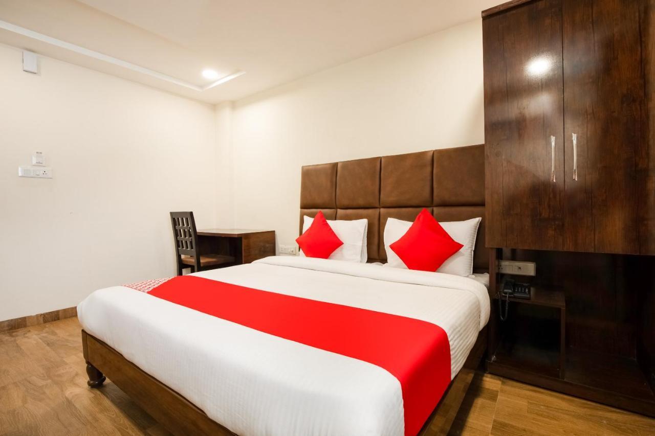 Oyo 71689 Hotel S Pride Индор Екстериор снимка