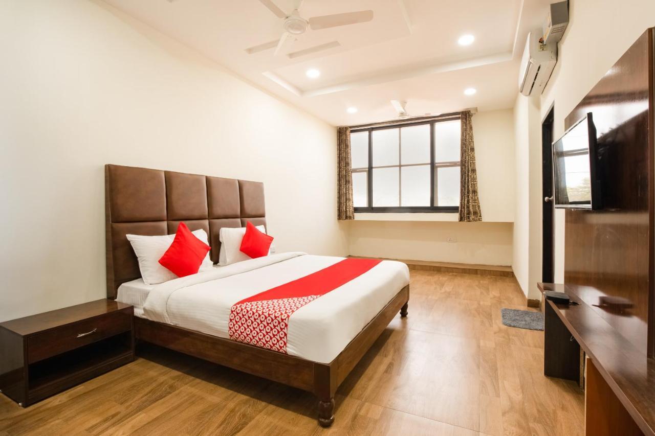 Oyo 71689 Hotel S Pride Индор Екстериор снимка
